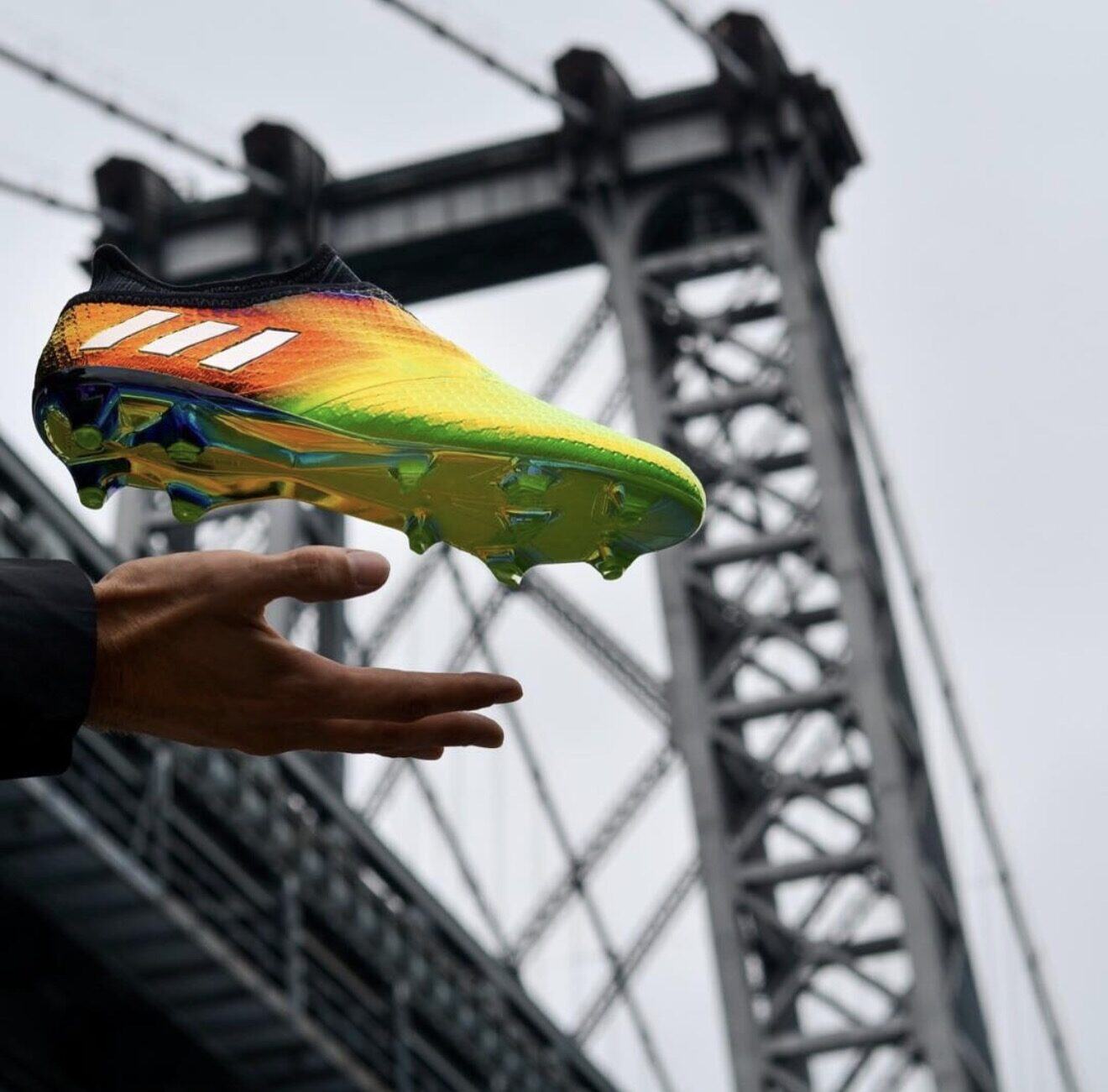 Messi 10/10 under the Williamsburg Bridge